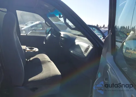 2001 Ford F-150 Harley-Davidson Edition/King Ranch Edition/Lariat/Xlt from USA, damaged, VIN 1FTRW07L11KE52843